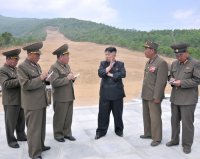 Kim am Masik Pass Skigebiet -Bild: Rodong Sinmun, 27. Mai 2013