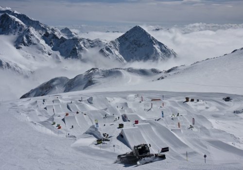 stubai_mountain_zoo_2010_presse_03_photo_01_daniel_zangerl_overview_800.jpg